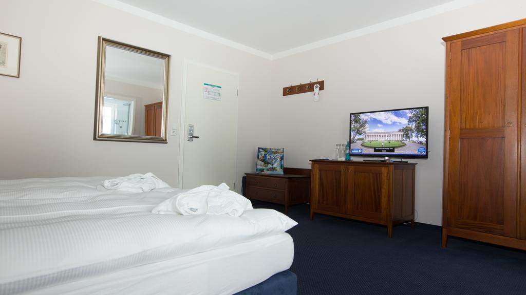 Hotel Badehaus Goor Putbus Exterior photo