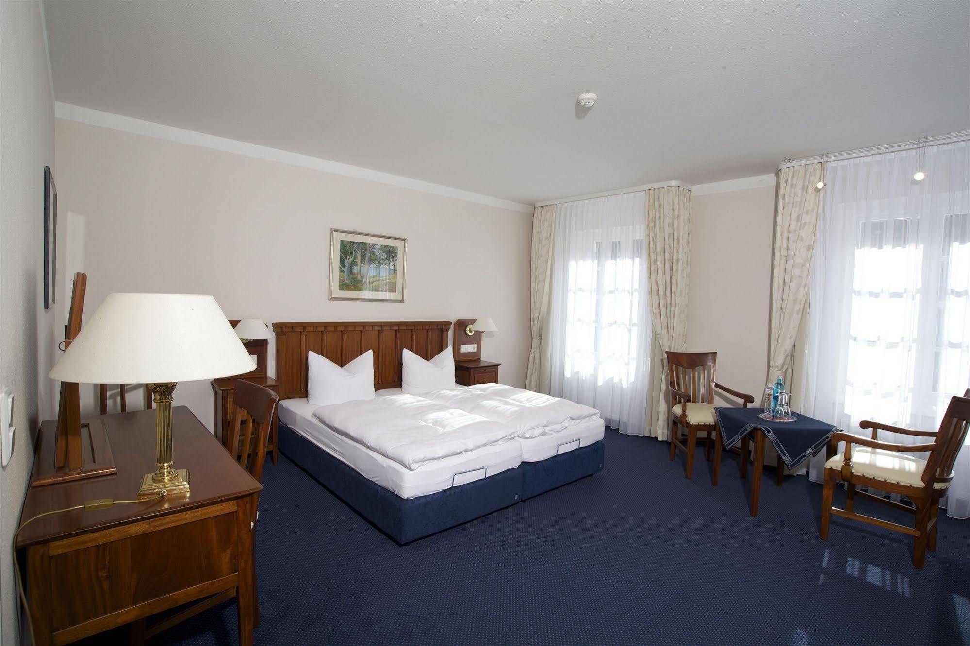 Hotel Badehaus Goor Putbus Exterior photo