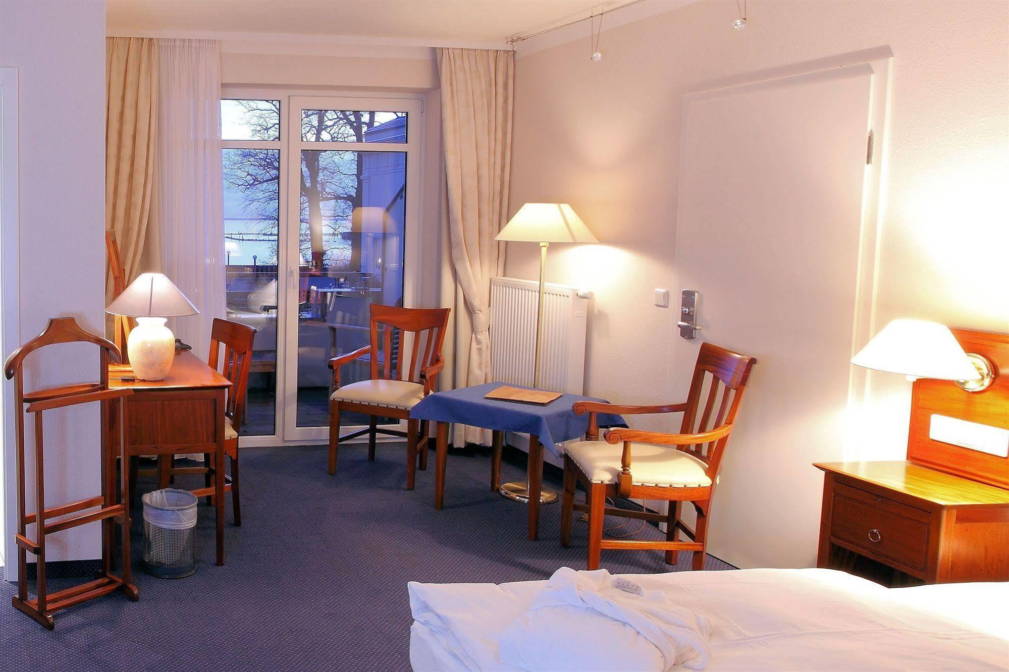 Hotel Badehaus Goor Putbus Exterior photo